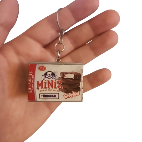 Klondike Minis Keychain - Picture 1 of 3